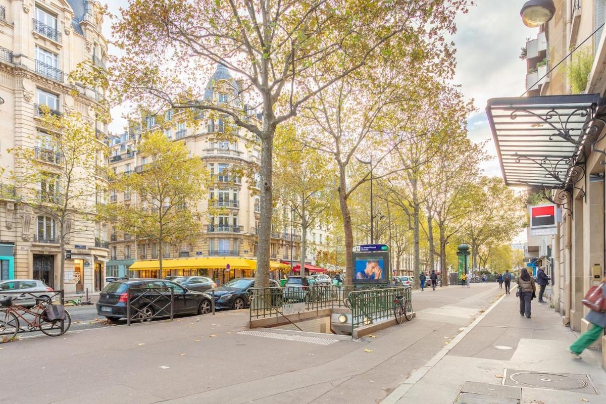Paris Eiffel Studio Extérieur photo